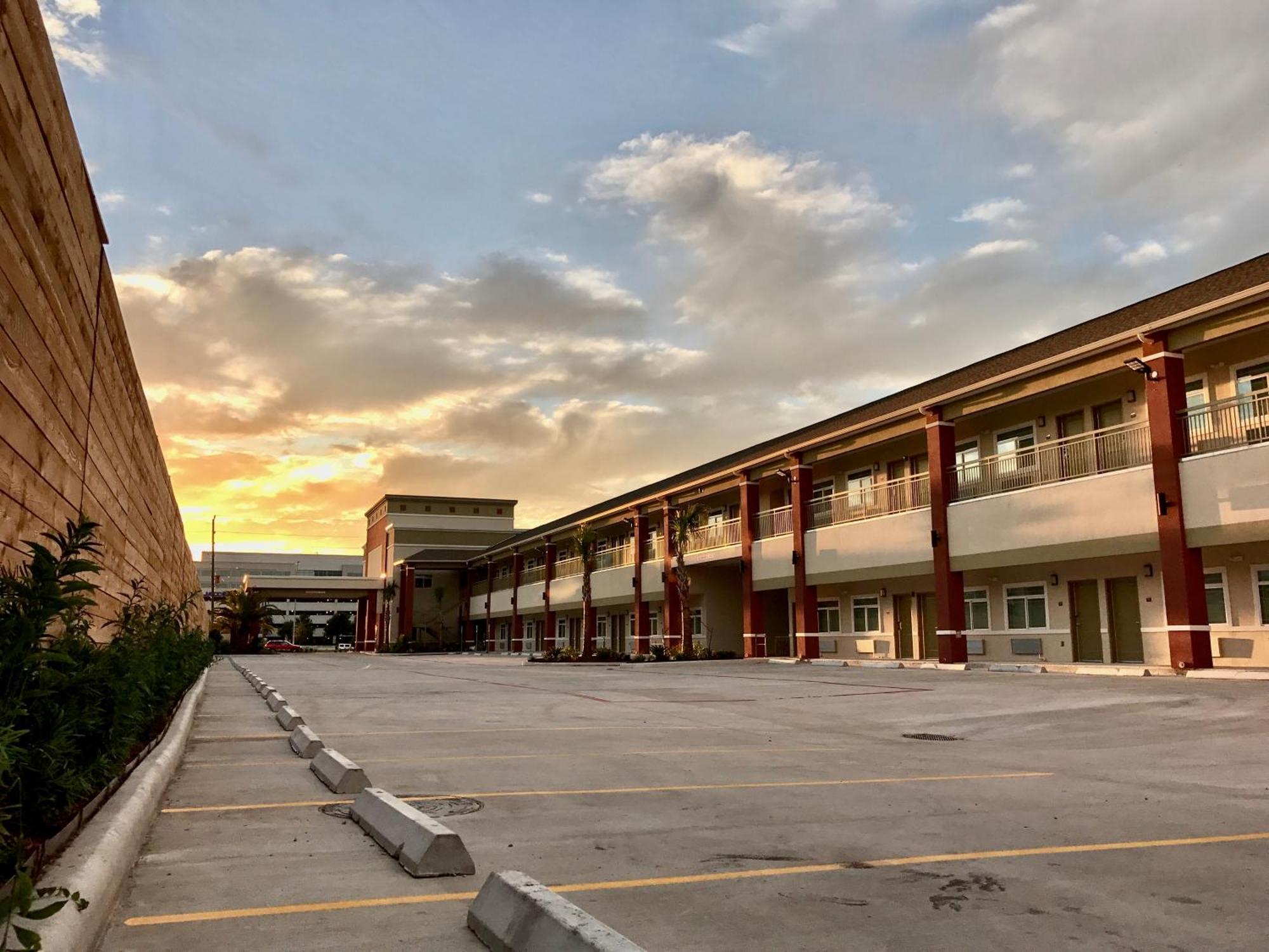 Grand Villa Inn And Suites Westchase/Chinatown ヒューストン エクステリア 写真